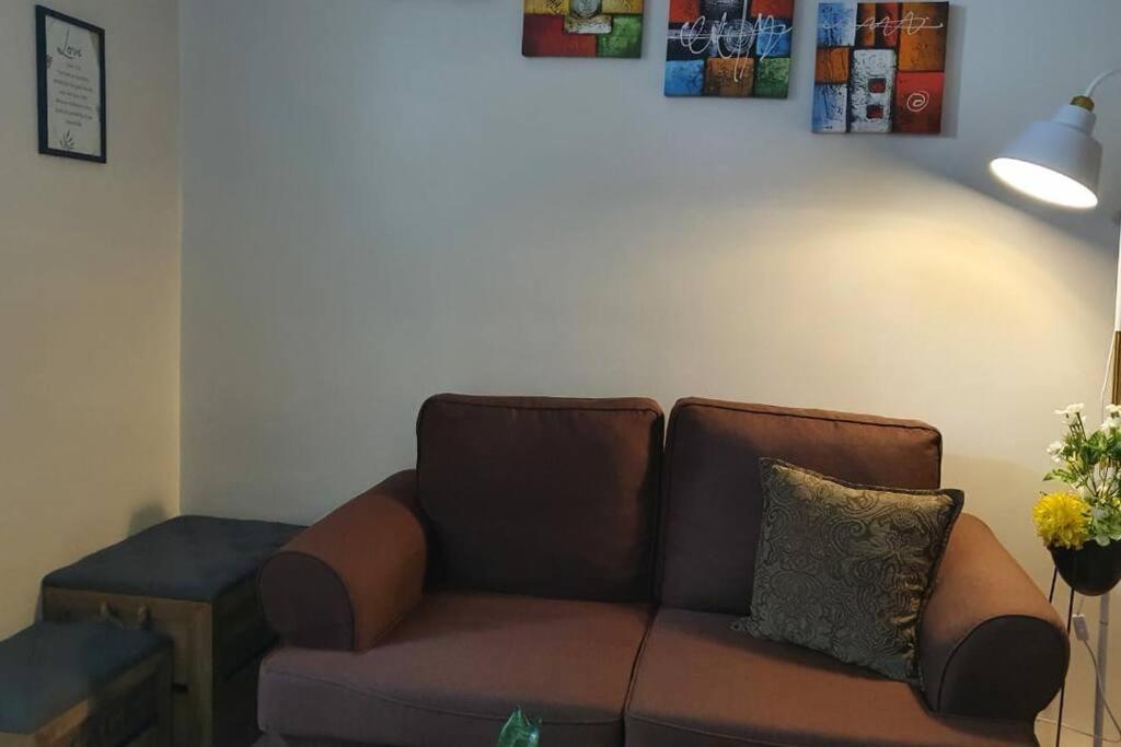 Cherolds Place Lovely 1 Bedroom Condo With Balcony マニラ市 エクステリア 写真