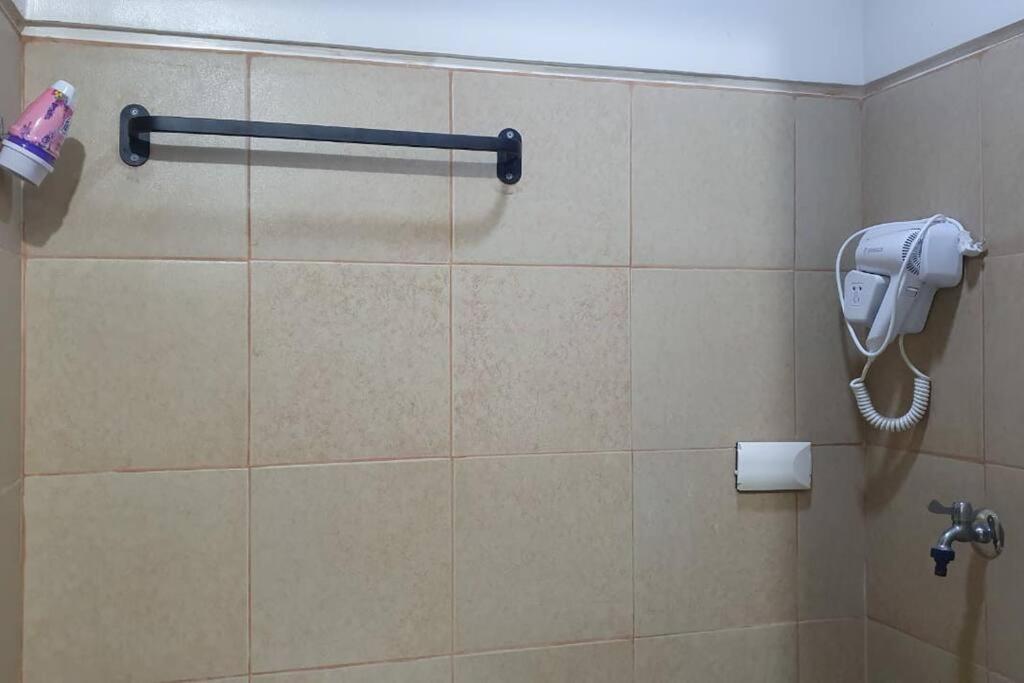 Cherolds Place Lovely 1 Bedroom Condo With Balcony マニラ市 エクステリア 写真
