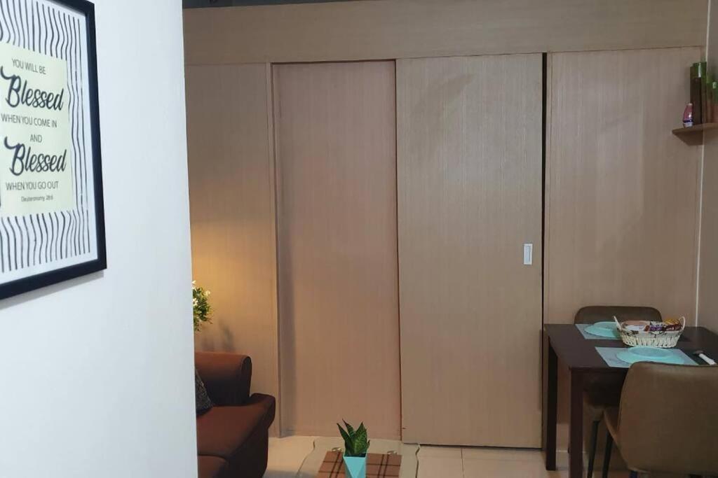 Cherolds Place Lovely 1 Bedroom Condo With Balcony マニラ市 エクステリア 写真